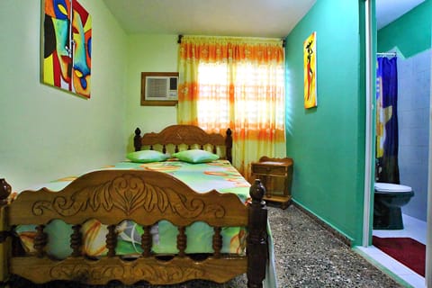 Basic Double Room, 1 Double Bed, Non Smoking | Iron/ironing board