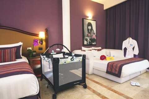 Junior Suite, Garden View (Family Selection) | Premium bedding, memory foam beds, minibar, in-room safe