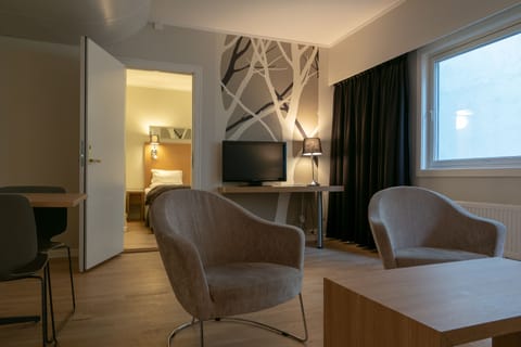 Standard Apartment, 2 Twin Beds, Non Smoking | Living area | Flat-screen TV