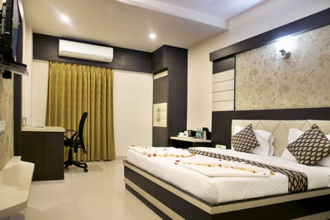 Executive Room | Premium bedding, soundproofing, free WiFi, bed sheets