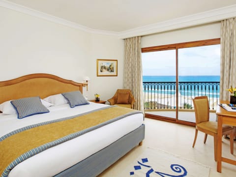 Junior Suite, 1 King Bed with Sofa bed, Sea View | Premium bedding, minibar, in-room safe, desk