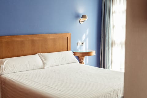 Superior Room | In-room safe, desk, iron/ironing board, free WiFi