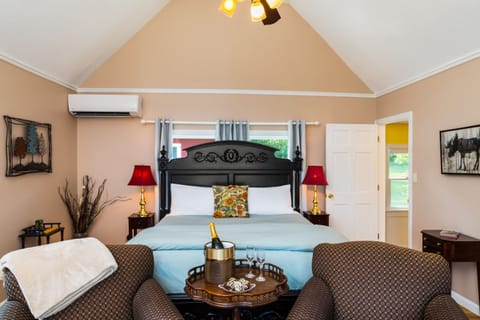 Suite (Lake Solitude) | Iron/ironing board, free WiFi, bed sheets