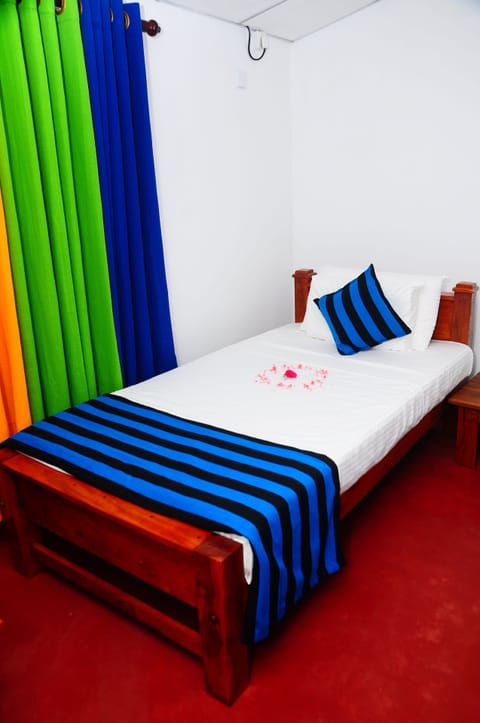 Standard Single Room, Non Smoking | In-room safe, soundproofing, free WiFi, bed sheets