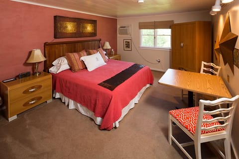 Standard Room, 1 King Bed | Individually decorated, individually furnished, laptop workspace