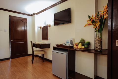 Deluxe Room, 2 Queen Beds (East Wing) | Premium bedding, down comforters, minibar, in-room safe