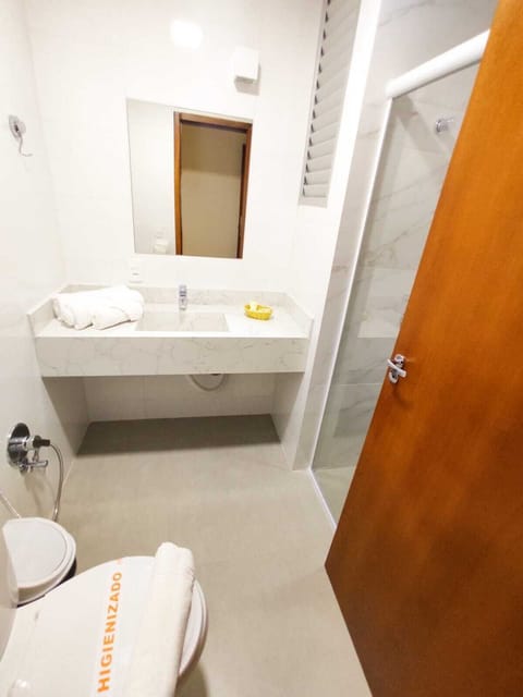 Deluxe Single Room | Bathroom | Shower, free toiletries, hair dryer, towels