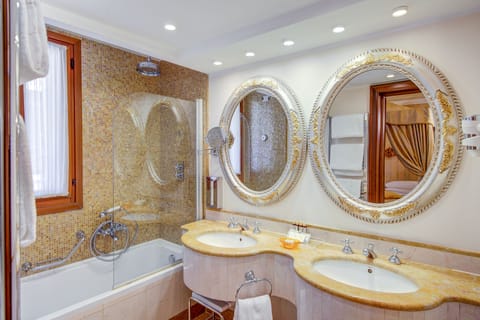 Junior Suite (Prestige) | Bathroom | Rainfall showerhead, free toiletries, hair dryer, bathrobes