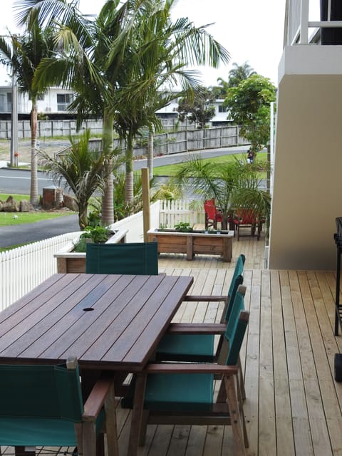 Family Apartment, 2 Bedrooms, Kitchen, Partial Ocean View | Terrace/patio