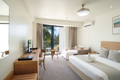 Standard King Room | Premium bedding, down comforters, Select Comfort beds, in-room safe