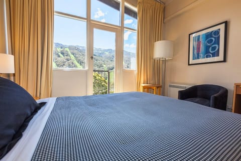 Queen Balcony Room Mountain View | Down comforters, desk, iron/ironing board, free WiFi