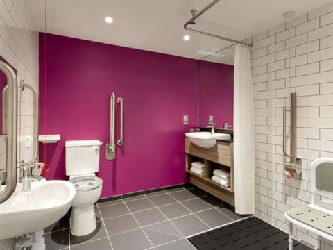 Standard Room, 1 Double Bed, Accessible | Bathroom | Shower, eco-friendly toiletries, hair dryer, towels