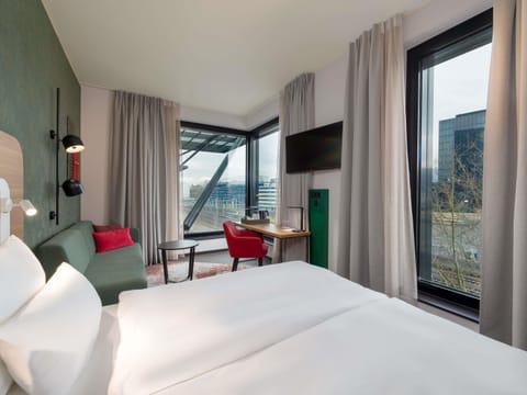 Privilege, Room, 1 Double Bed | Desk, laptop workspace, blackout drapes, soundproofing