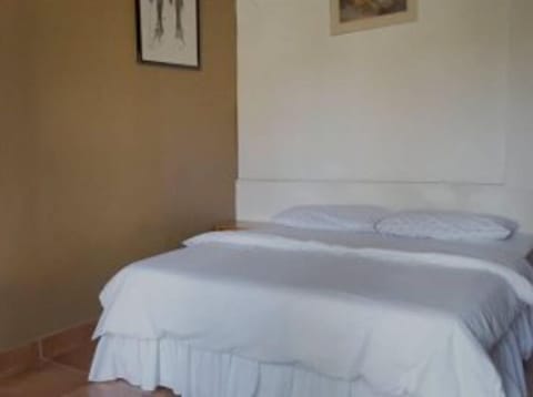Double Room, Private Bathroom | Desk, free WiFi, bed sheets, wheelchair access