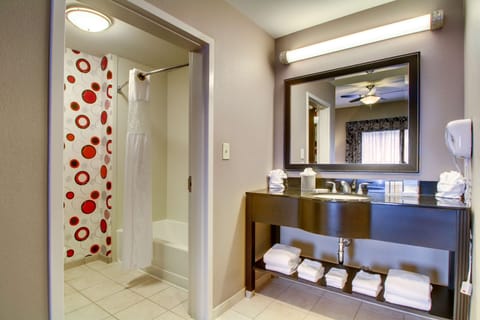 Suite, 1 Bedroom, Non Smoking | Bathroom | Shower, free toiletries, hair dryer, towels