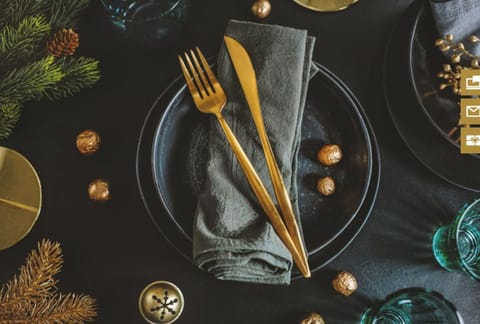 3 restaurants, breakfast, lunch, dinner served; Japanese cuisine