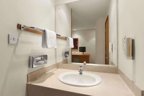 Combined shower/tub, eco-friendly toiletries, hair dryer, towels