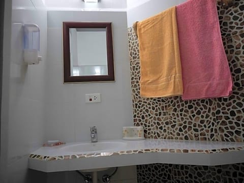 Double or Twin Room | Bathroom | Shower, free toiletries, hair dryer, towels