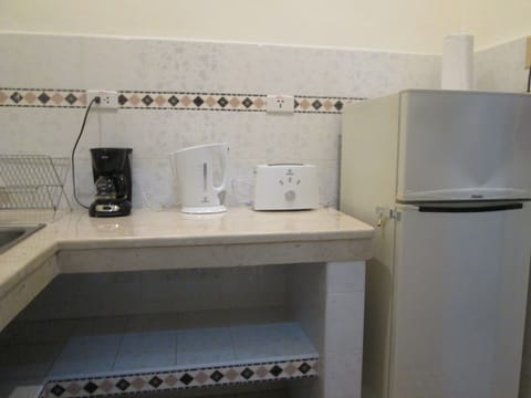 Business Apartment | Private kitchen | Fridge, microwave, stovetop, coffee/tea maker