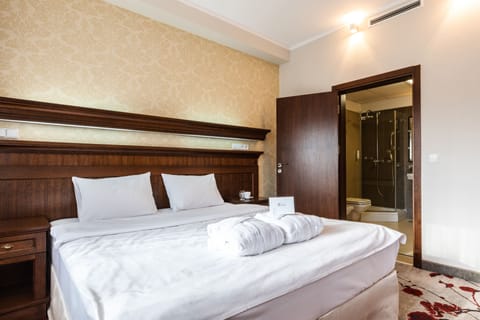 Presidential Apartment | Premium bedding, minibar, in-room safe, desk