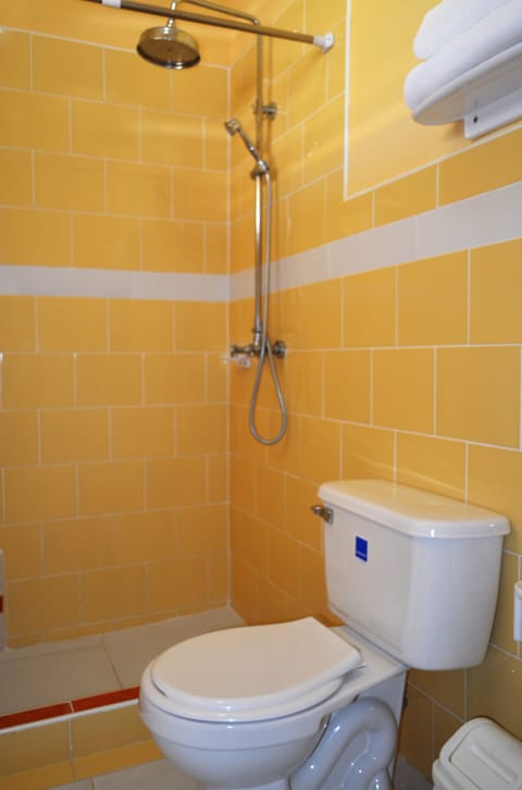 Romantic Double Room, Hot Tub | Bathroom | Shower, rainfall showerhead, free toiletries, hair dryer