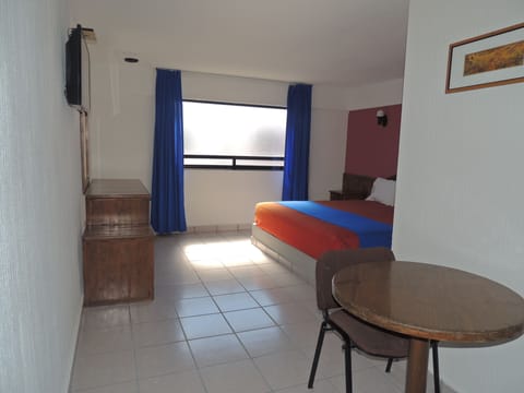 Traditional Room, 1 King Bed, Non Smoking | Egyptian cotton sheets, premium bedding, individually decorated