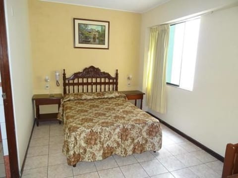 Double Room Single Use | Free WiFi, bed sheets