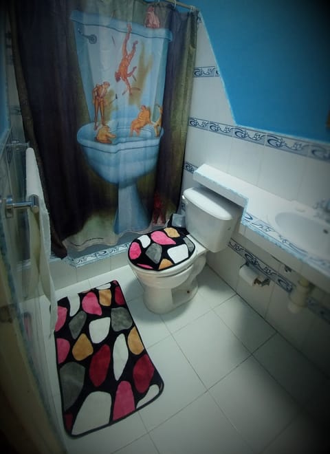 Traditional Triple Room, Multiple Beds, Accessible, Ground Floor | Bathroom | Shower, rainfall showerhead, free toiletries, hair dryer