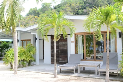 Coconut Palm - Seaview | Terrace/patio
