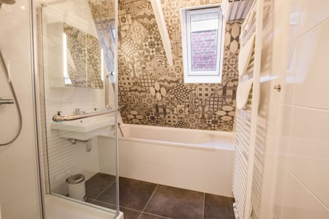 Design House | Bathroom | Separate tub and shower, free toiletries, hair dryer, bidet