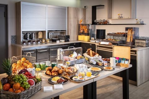 Daily buffet breakfast (EUR 12.80 per person)