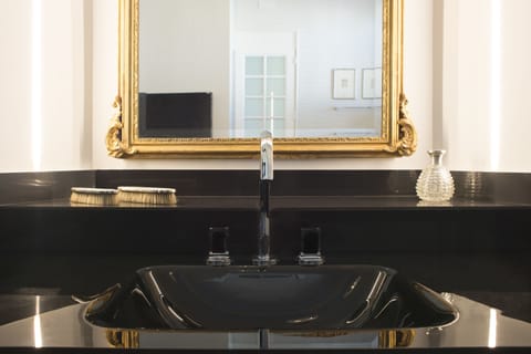 Suite | Bathroom sink