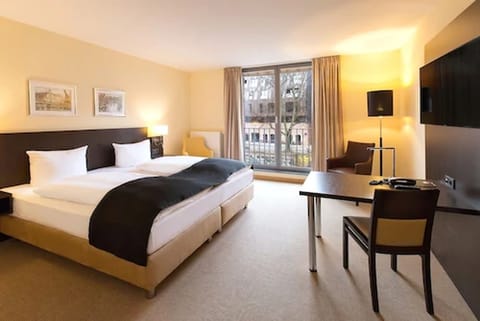 Comfort Double Room | Premium bedding, free minibar, in-room safe, desk