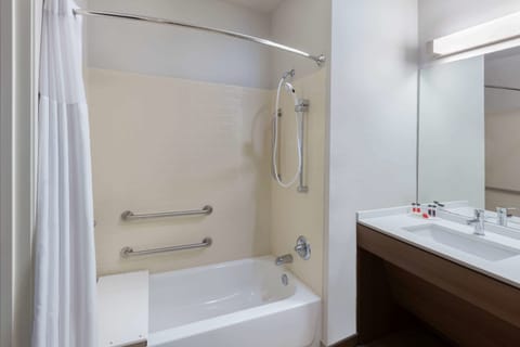 Room, 1 Queen Bed, Accessible, Non Smoking (Mobility/Hearing, Tub w/ Grab Bars) | Bathroom | Hair dryer, towels