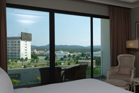 Deluxe Room, Mountain View | View from room