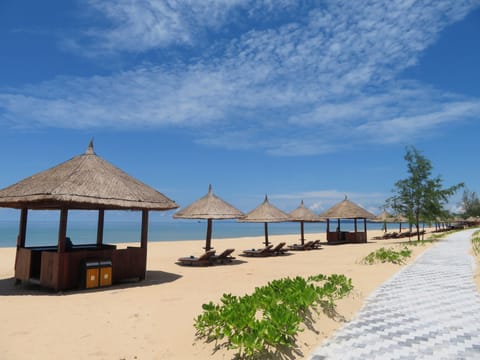 Private beach, sun loungers, beach umbrellas, beach towels