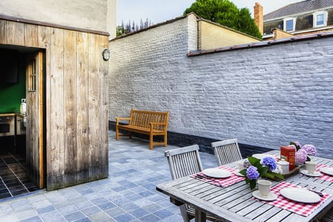 Menin Gate House 1 | Terrace/patio