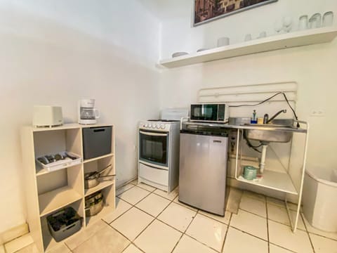 Apartment, 1 Bedroom | Private kitchen | Fridge, microwave, oven, stovetop