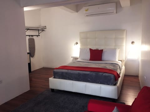 Apartment, Multiple Beds | Iron/ironing board, free WiFi, bed sheets
