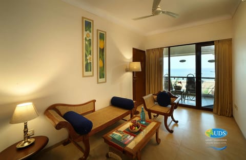 Premium Sea View | Minibar, in-room safe, individually furnished, desk