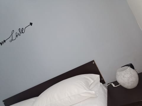 Standard Quadruple Room, Ensuite | Soundproofing, iron/ironing board, free WiFi, bed sheets