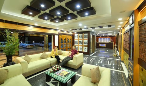 Lobby lounge