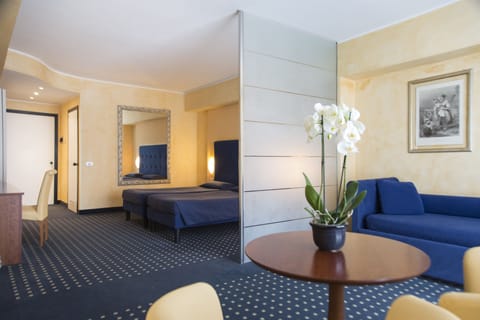 Premium bedding, minibar, in-room safe, desk