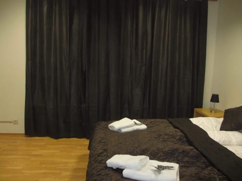 Blackout drapes, rollaway beds, free WiFi, bed sheets