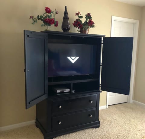 All televisions were upgraded this year! 40-inch LED SMART TV in the master!