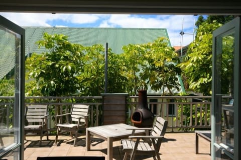 Private upstairs courtyard