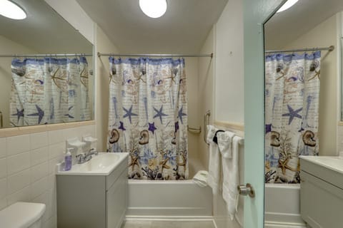 Double One Bedroom | Bathroom | Shower, hair dryer, towels
