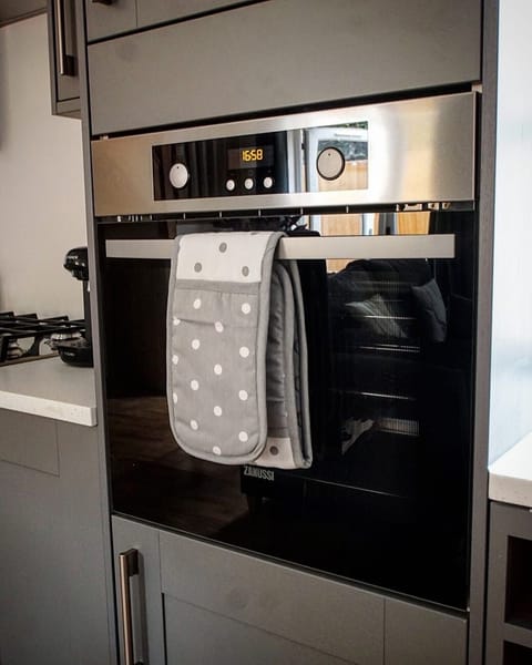 Fully equipped kitchen.