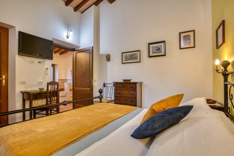 Superior Double Room | WiFi, bed sheets