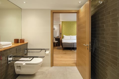 Room, Accessible (wheelchair friendly) | Bathroom | Shower, designer toiletries, hair dryer, bathrobes
